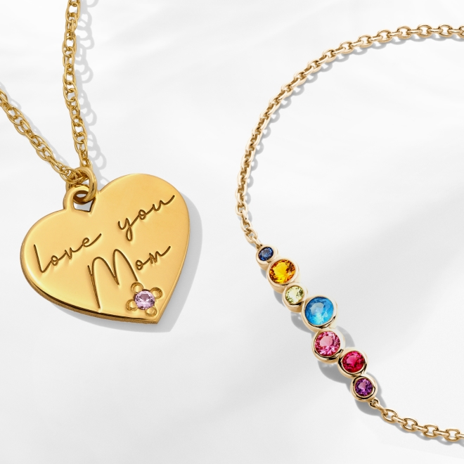 Family Jewellery - Show your unconditional love and honour your unbreakable family bond with gifts that celebrate your roots. 