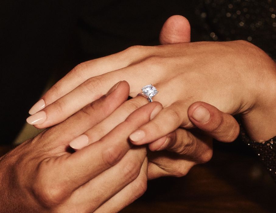 Design A Custom Engagement Ring - Before designing an engagement ring, consider the 4Cs (cut, clarity, colour, carat), diamond shape, setting, and band metal. Knowing what to expect helps you navigate options easily. 