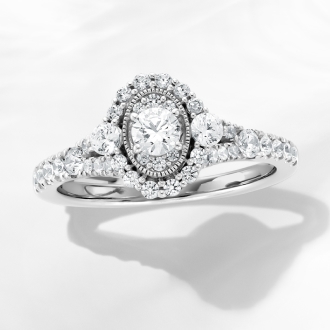 Vintage-Inspired - Add a touch of antique charm with vintage-inspired rings that exude romance.