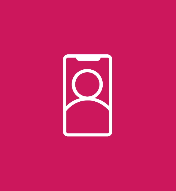 Call, chat, text or video call with a jewellery expert or customer service agent.