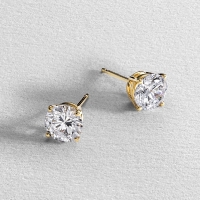 DIAMOND STUDS