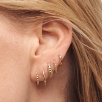 SIMPLE GOLD HOOPS